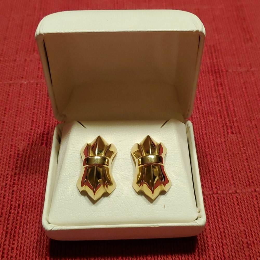 14kt Gold bow design earrings